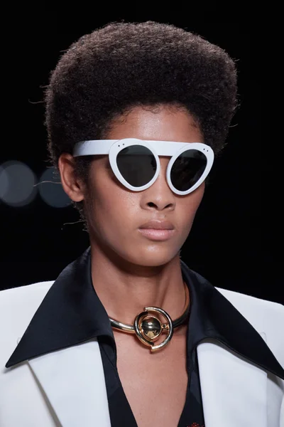 Look 12
